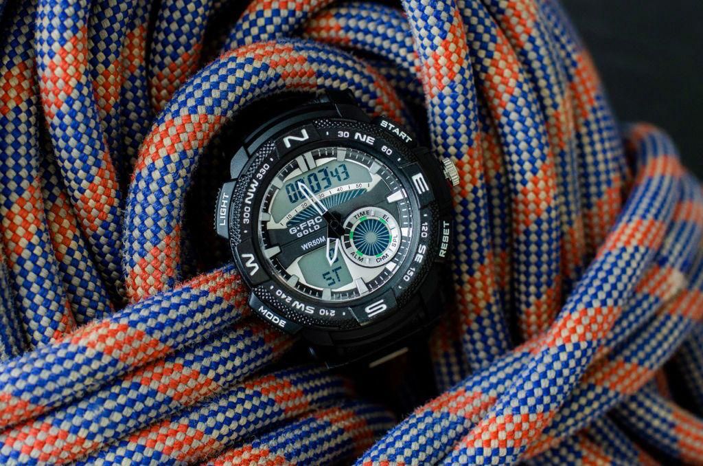 Reloj g force gold  original